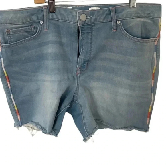 Seven 7 women’s denim shorts light wash raw hem size 14 - Picture 2 of 5